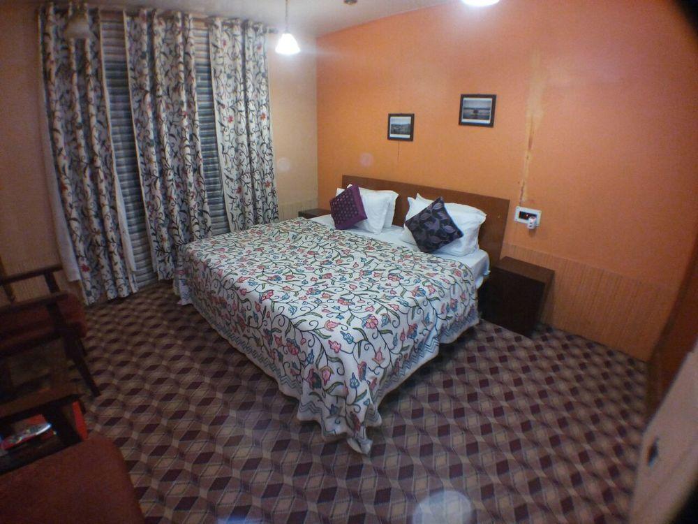 Dal View Resort Srīnagar Extérieur photo