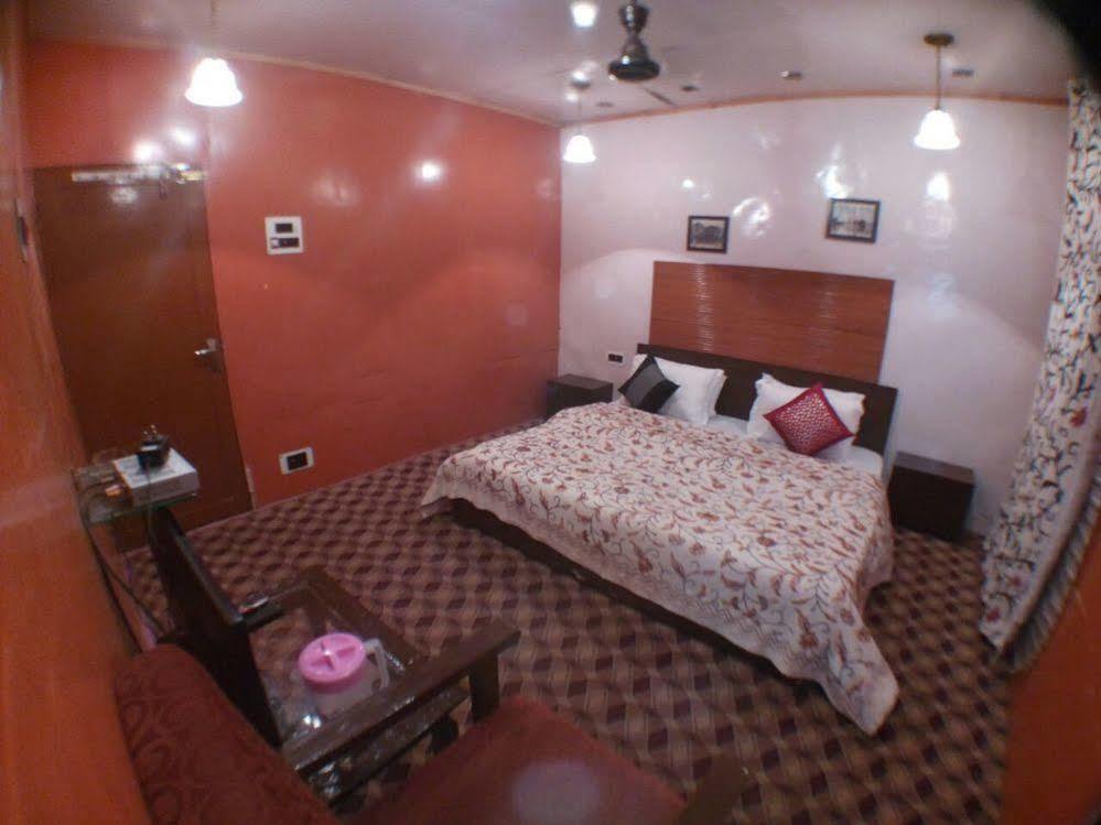 Dal View Resort Srīnagar Extérieur photo